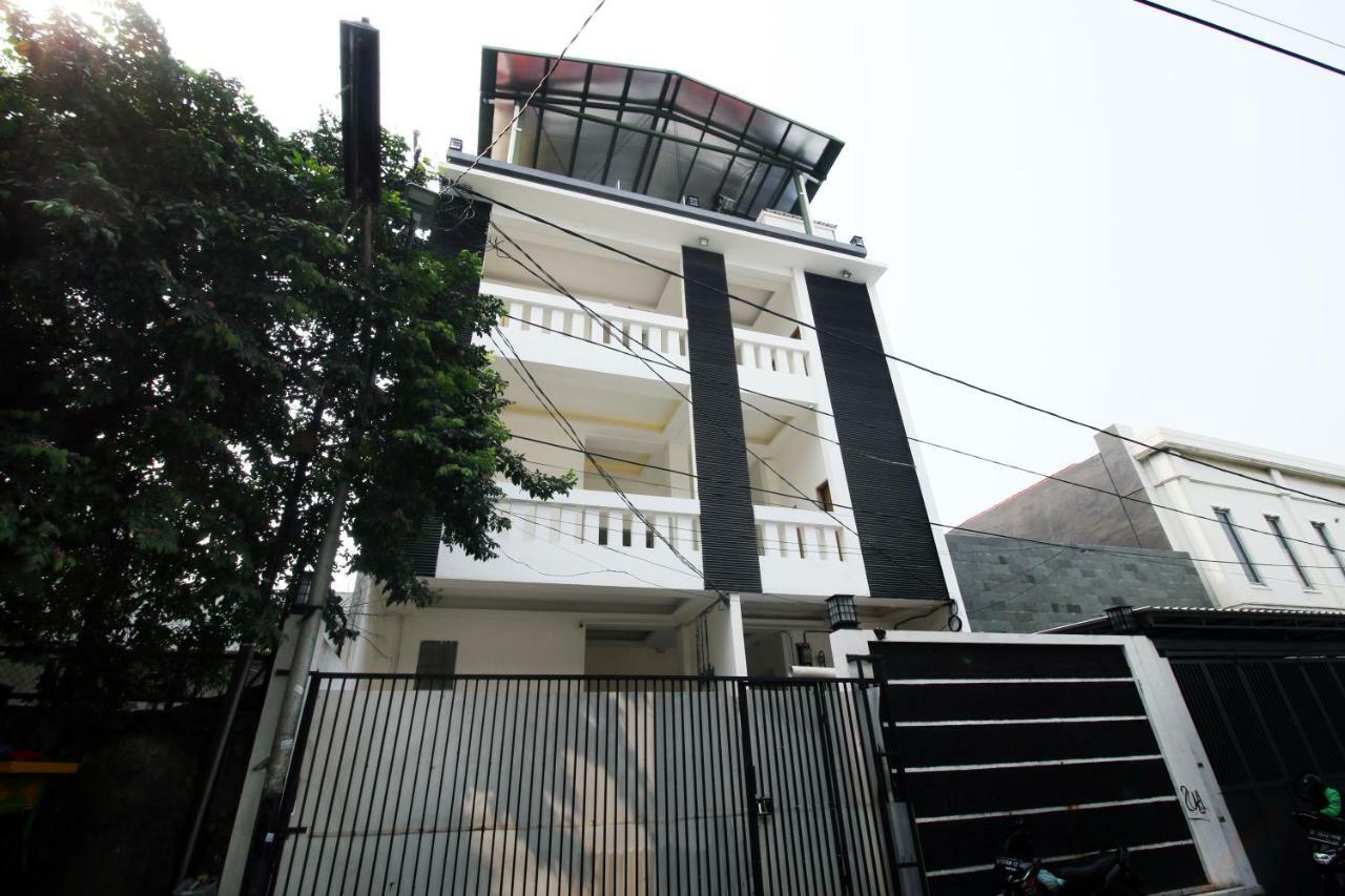 Kamar Keluarga Kampung Bali III Hostel Jakarta Exterior photo